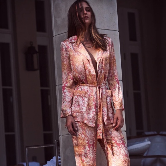 Alexis Pink and Gold Satin Robe - Picture 4 of 10